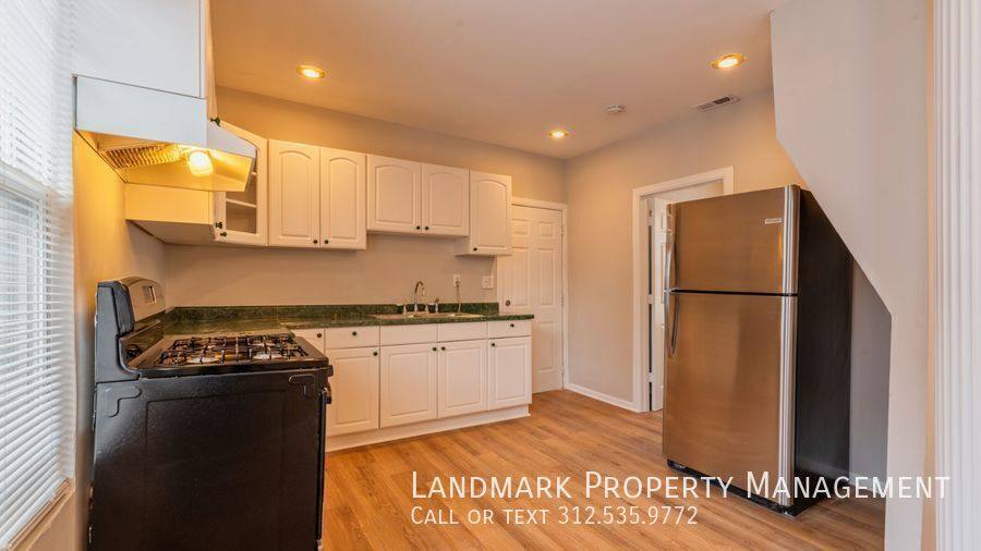 Apartment for rent at 1529 W Cortez #2F, Chicago, IL 60642