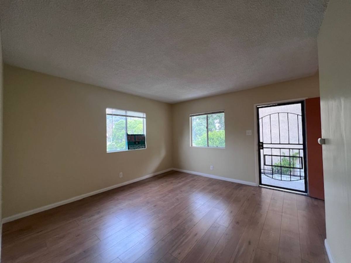 Apartment for rent at 430 Golden Ave, Long Beach, CA 90802