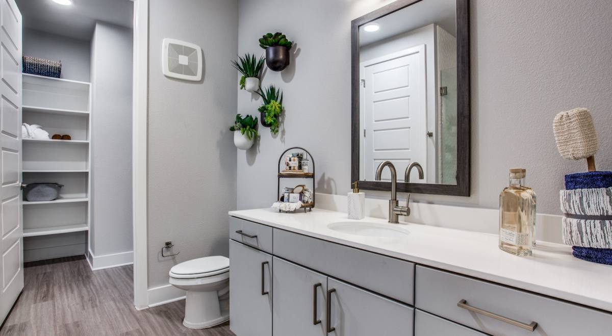 Apartment for rent at 1122 Shady Lane #A5-27, Austin, TX 78721