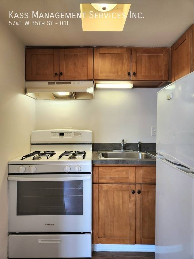 Apartment for rent at 5741 W 35th St #1F, Cicero, IL 60804