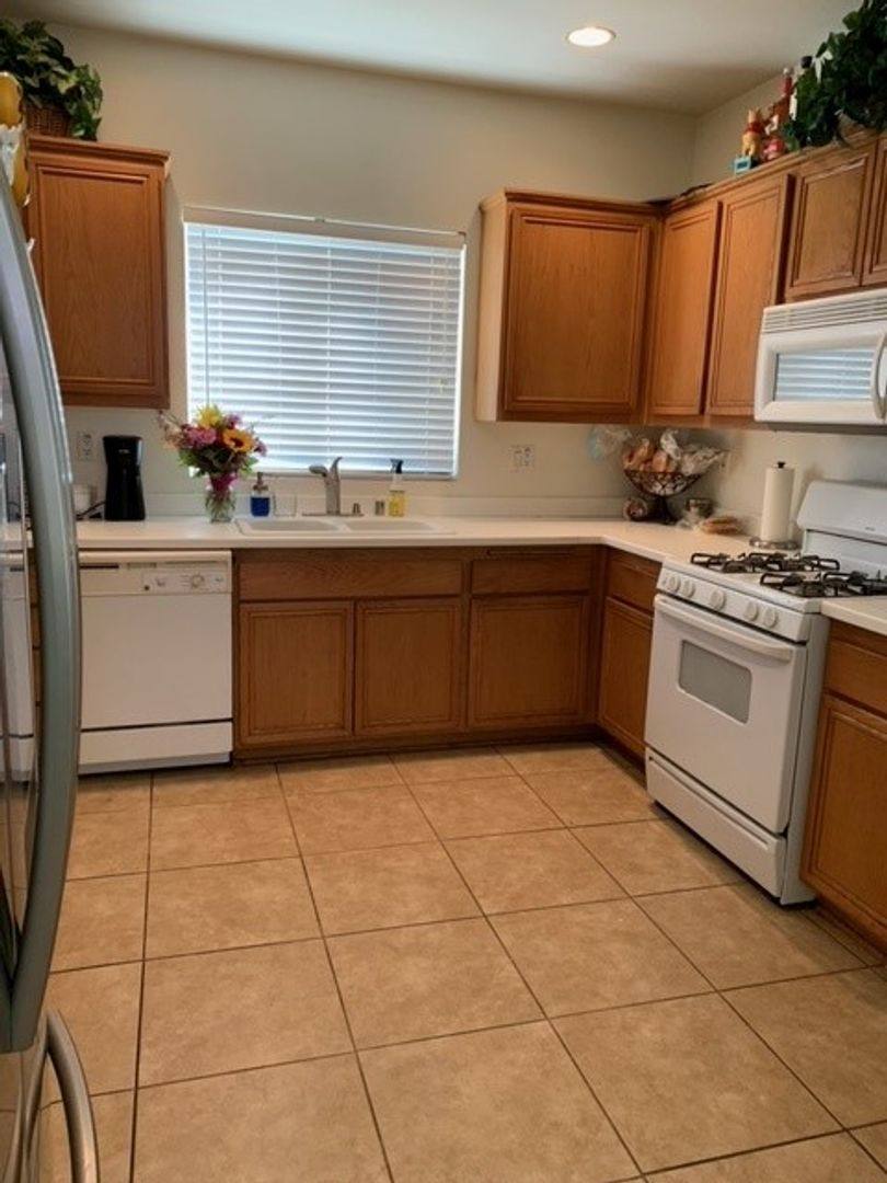 House for rent at 1479 Cottonwood St, Upland, CA 91786