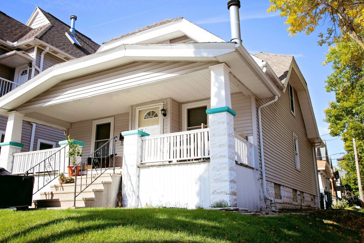 Apartment for rent at 460 E Lincoln Ave, Milwaukee, WI 53207