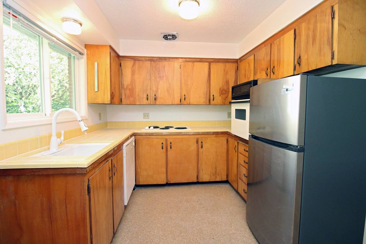 Apartment for rent at 6020 - 6024 NE Milton St, Portland, OR 97213