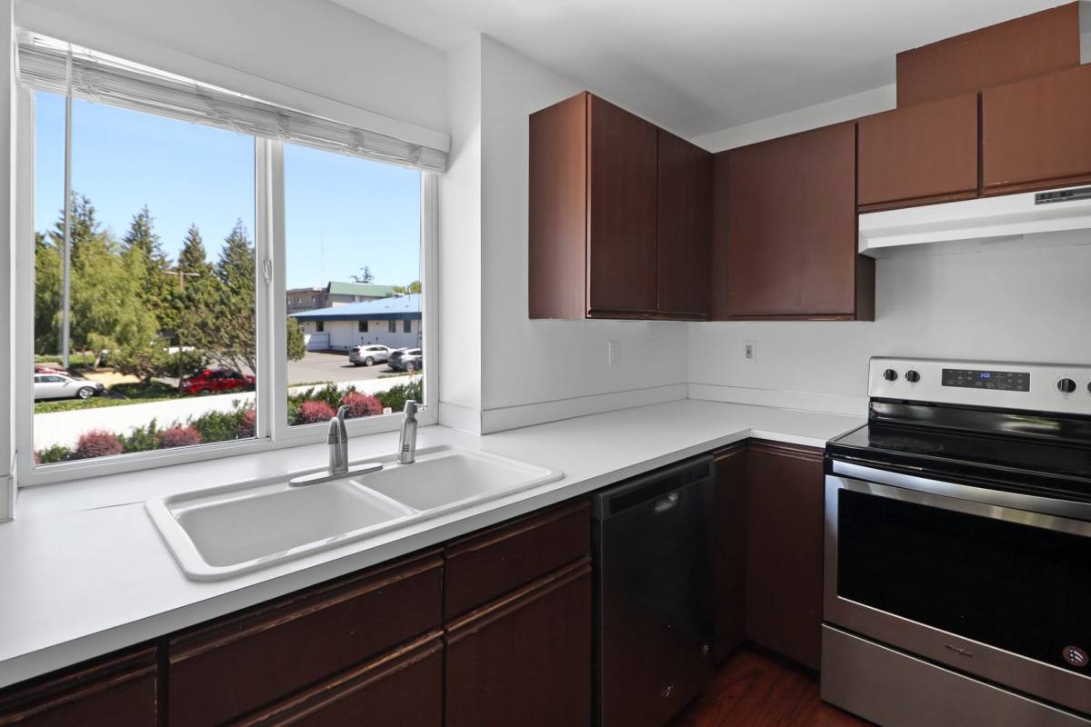 Condo for rent at 730 SE 8th Ave, Oak Harbor, WA 98277