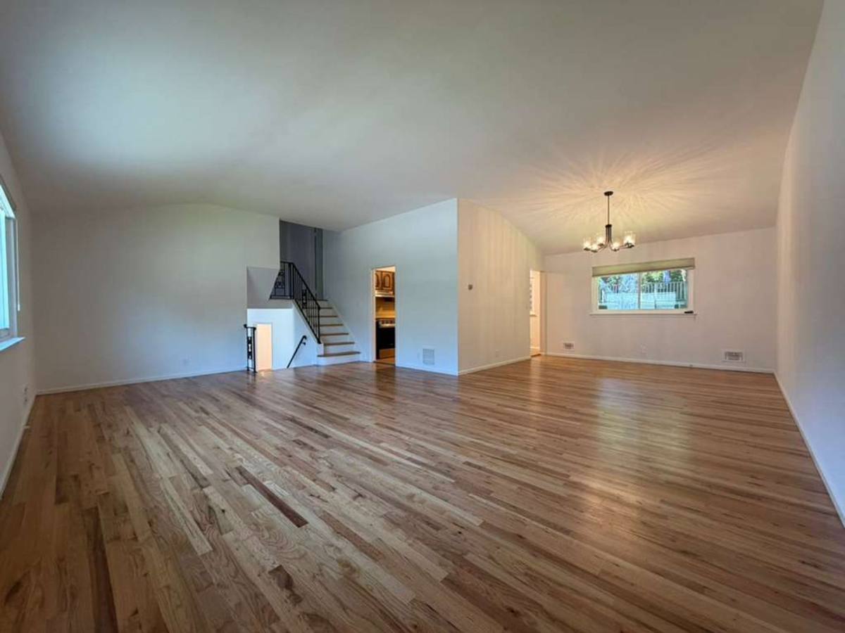 House for rent at 4 Greentree Dr, Scarsdale, NY 10583