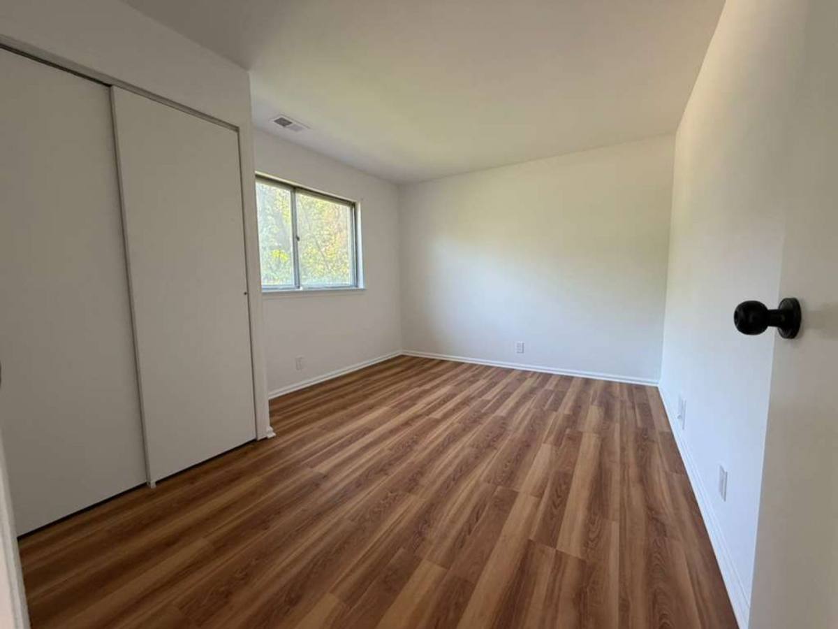 House for rent at 4 Greentree Dr, Scarsdale, NY 10583