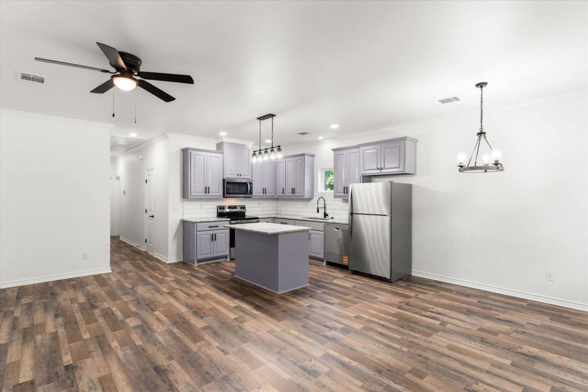 Apartment for rent at 109B Happy Hills Trail, Mabank, TX 75156