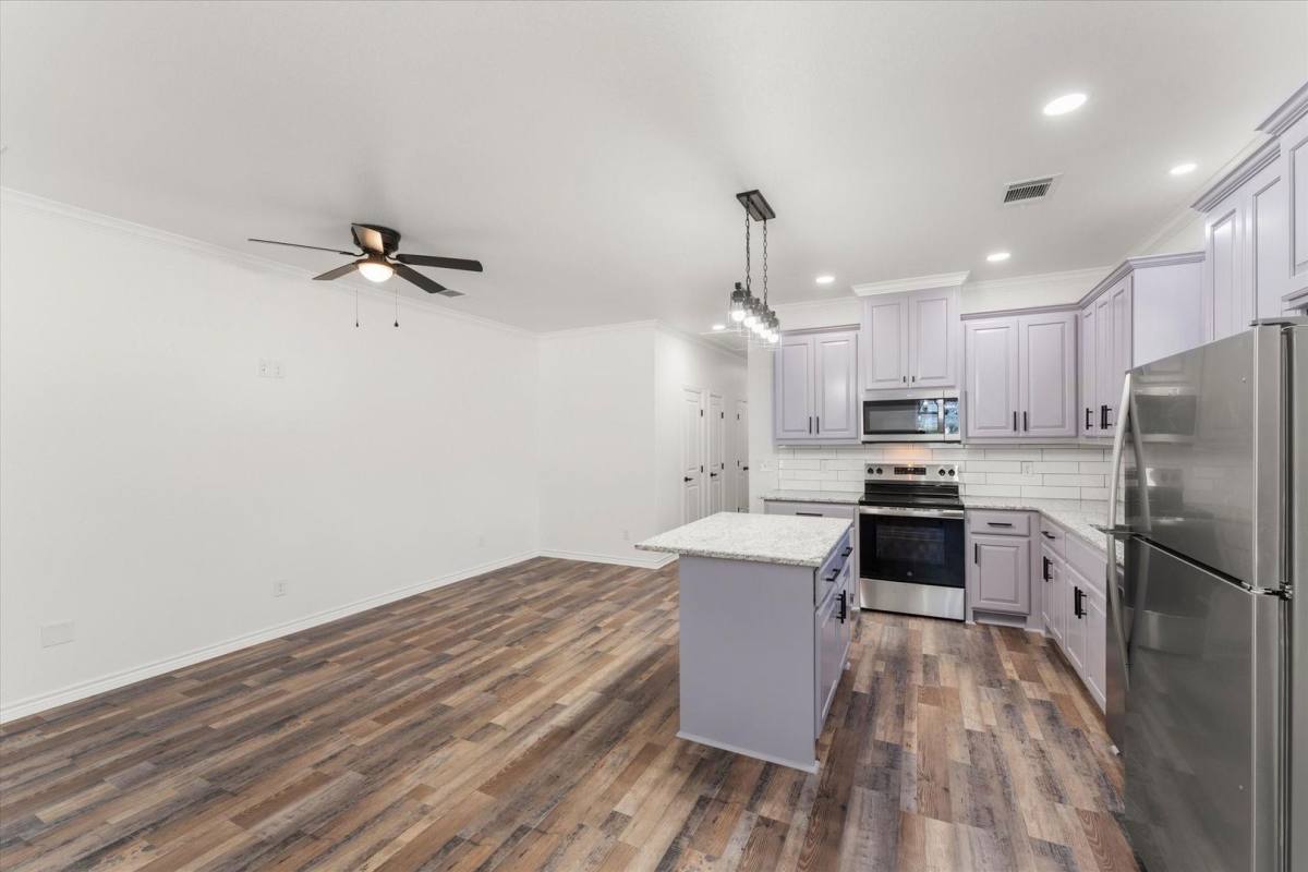 Apartment for rent at 109B Happy Hills Trail, Mabank, TX 75156
