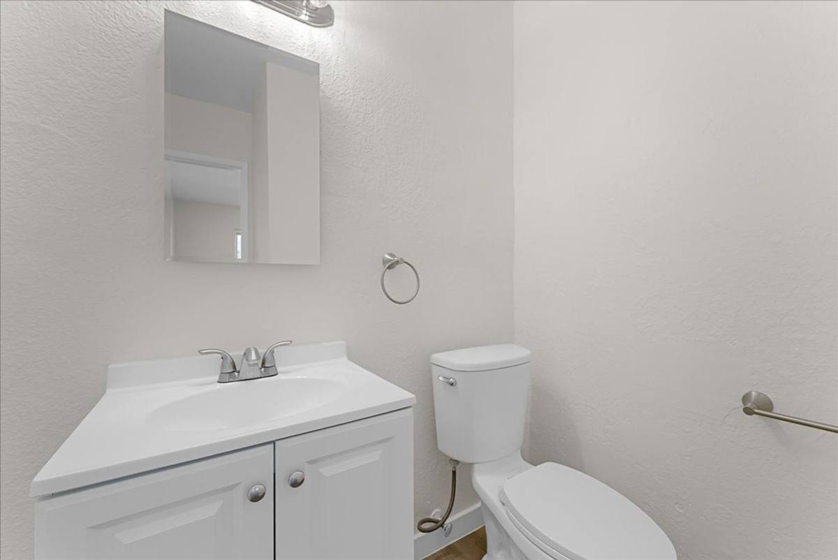 Apartment for rent at 6119 Brynhurst Ave #5, Los Angeles, CA 90043