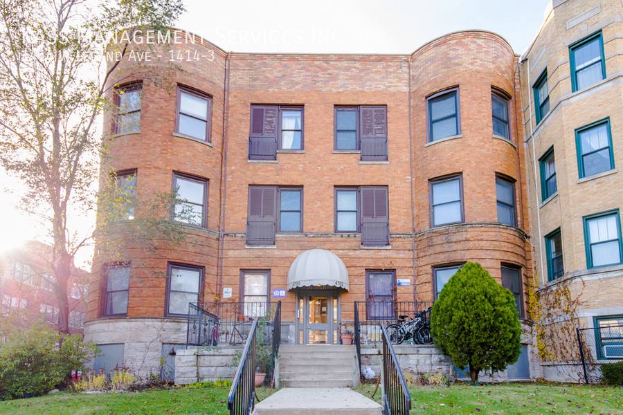 Apartment for rent at 1414 W Leland Ave #3, Chicago, IL 60640