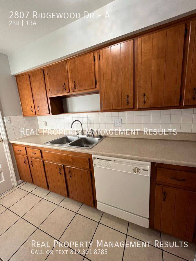 Apartment for rent at 2807 Ridgewood Dr #A, Evansville, IN 47711