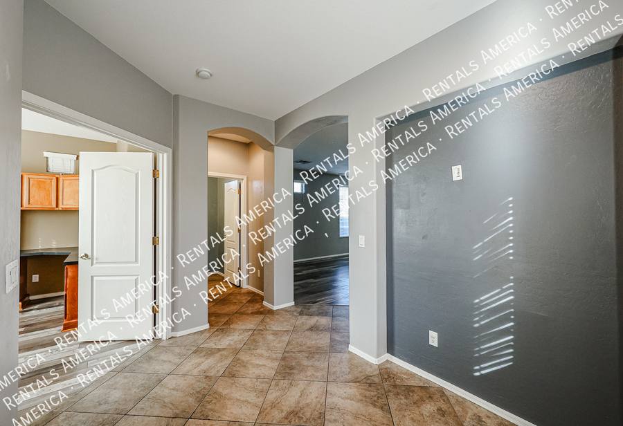 House for rent at 2614 W Florentine Rd, Phoenix, AZ 85086