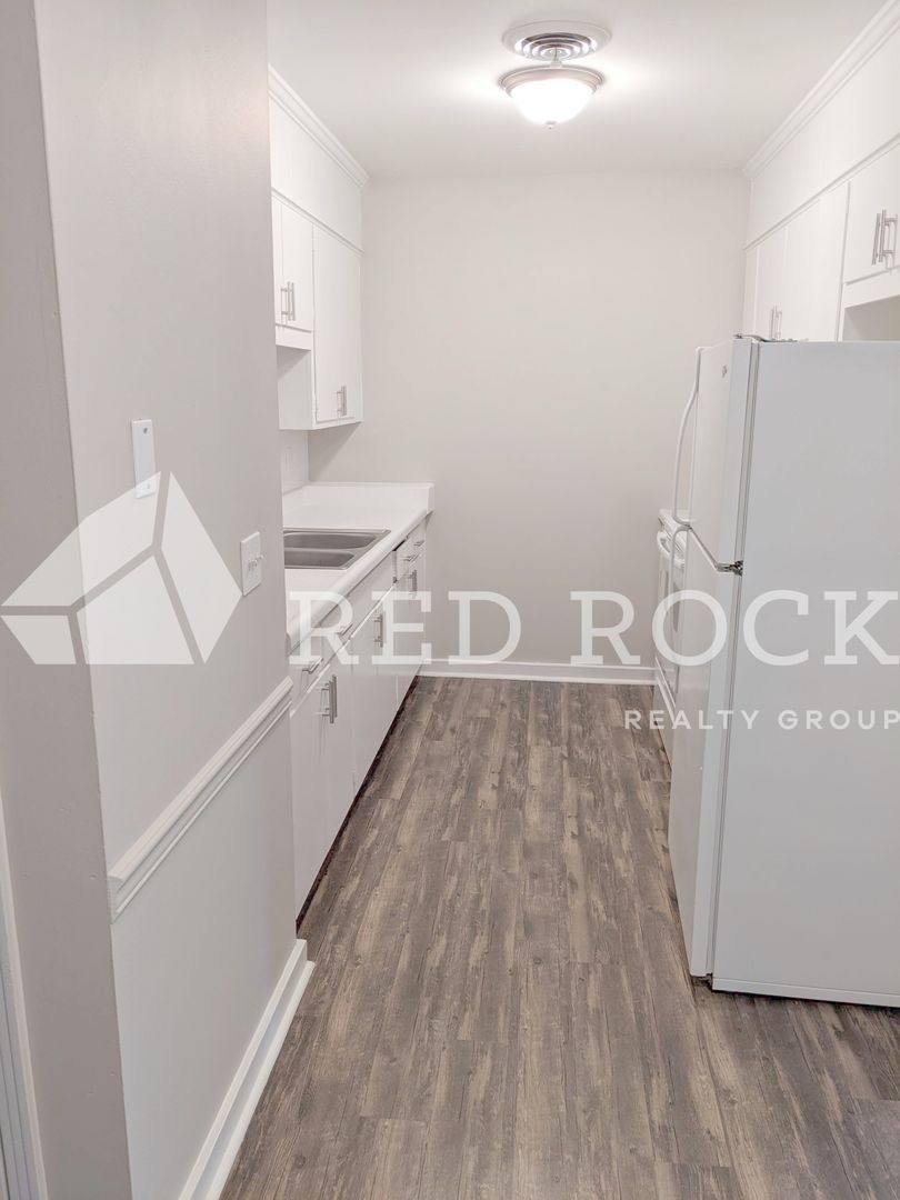 Apartment for rent at 1127 6th St N, Columbus, MS 39701