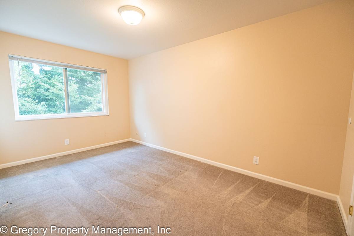 Apartment for rent at 1817 Central Ave, Alameda, CA 94501