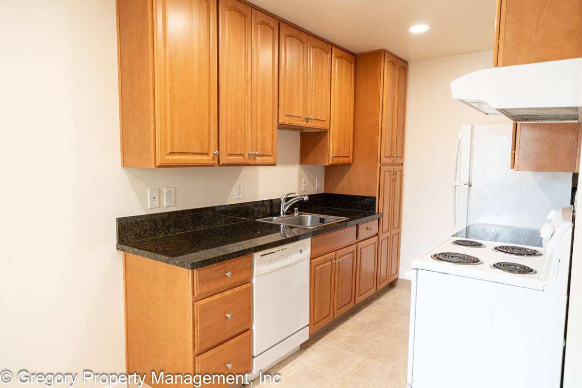 Apartment for rent at 1817 Central Ave, Alameda, CA 94501