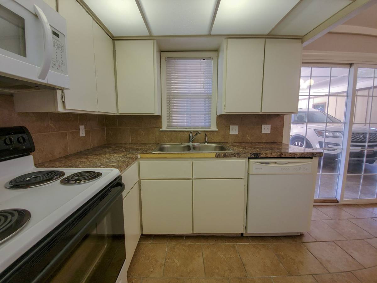 House for rent at 32 Cheyenne Dr, Shawnee, OK 74801