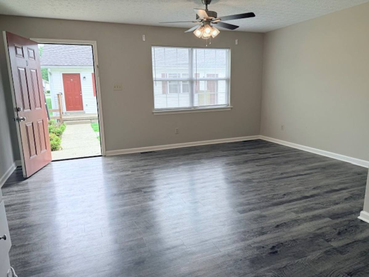 Apartment for rent at 2021 Hickory St, Bowling Green, KY 42101