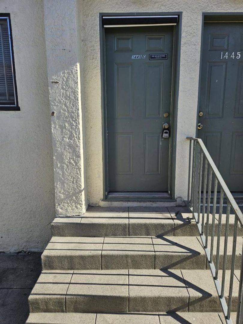 Apartment for rent at 1445 N Warren Ave, Long Beach, CA 90813