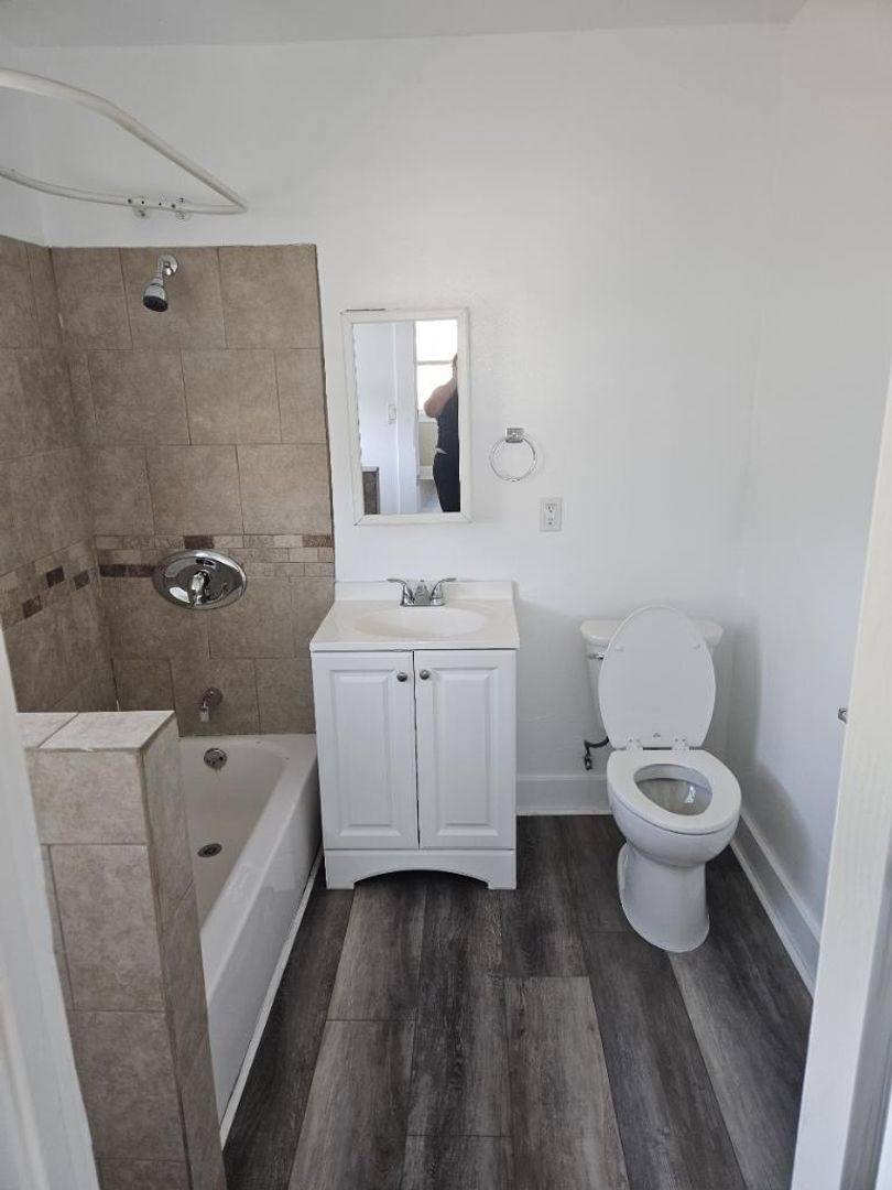 Apartment for rent at 1445 N Warren Ave, Long Beach, CA 90813