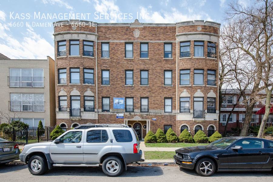 Apartment for rent at 6660 N Damen Ave #1E, Chicago, IL 60645