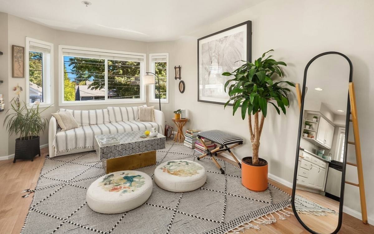 Condo for rent at 2116 California Ave SW, Seattle, WA 98116