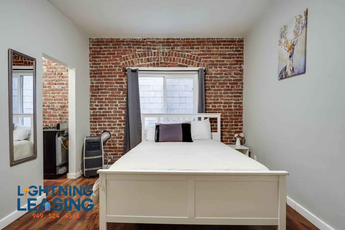 Apartment for rent at 1420 Flower St #33, Los Angeles, CA 90015
