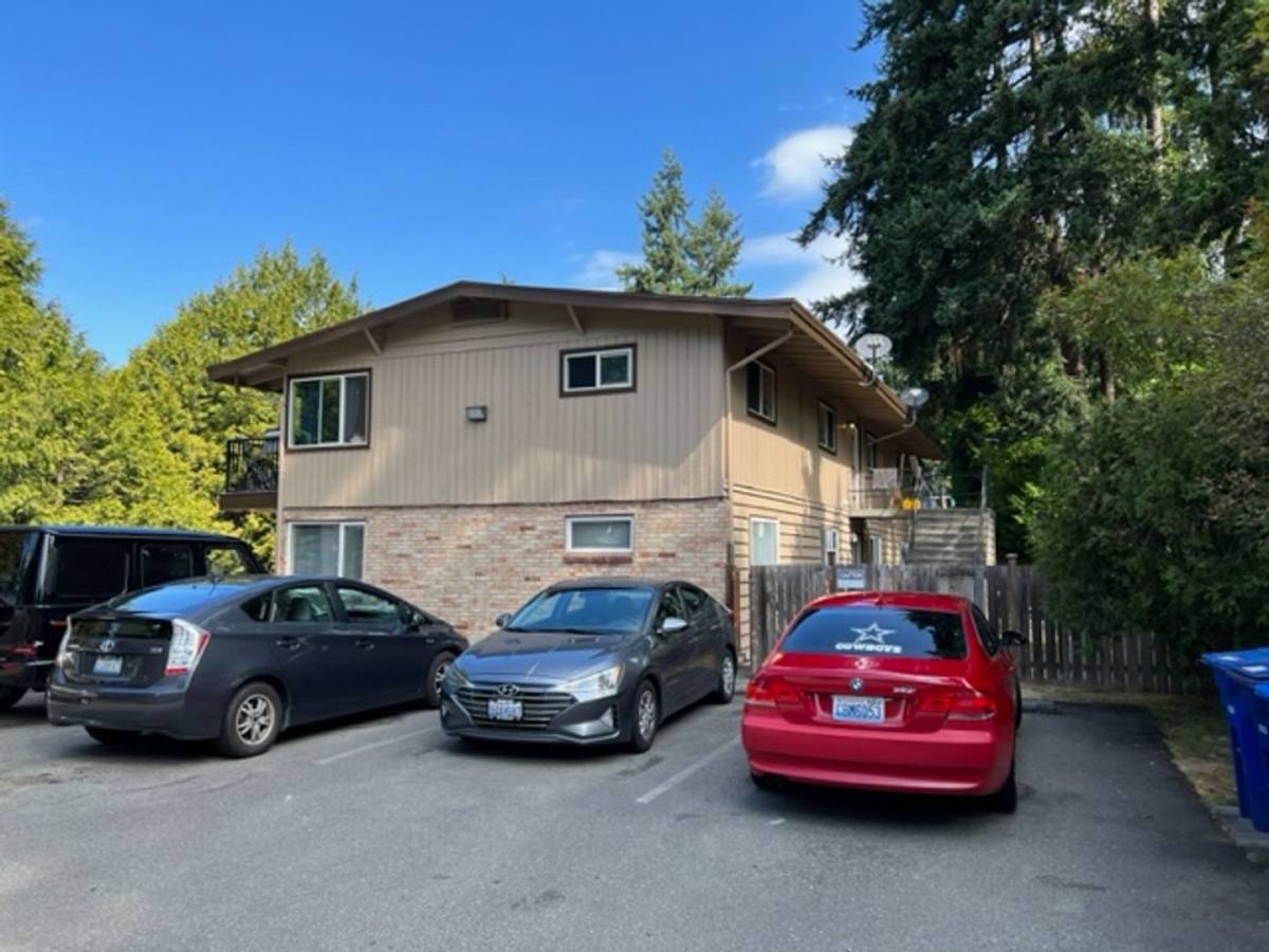 House for rent at 1108 Y SE, Bellevue, WA 98004