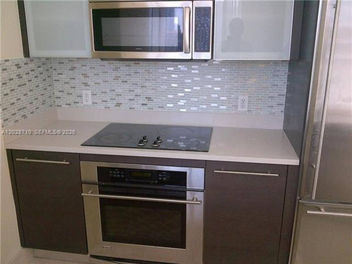Apartment for rent at 55 SE 6th St, Miami, FL 33131