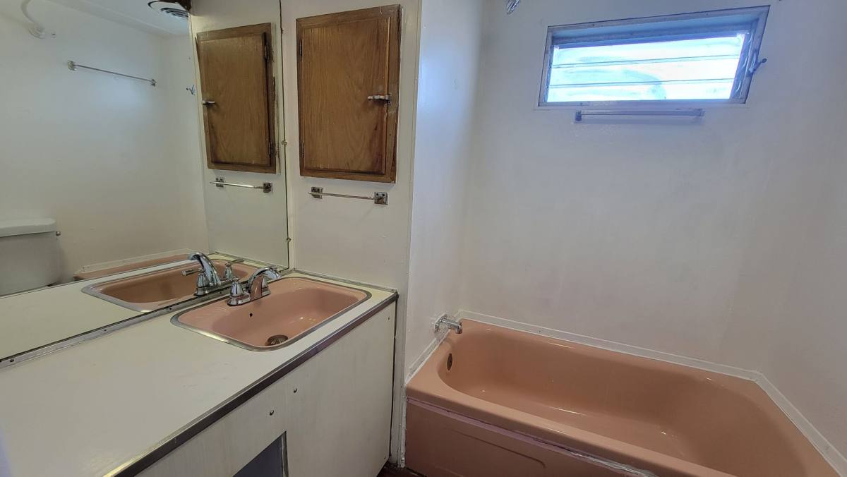 Apartment for rent at 1104 50th Ave Dr W, Bradenton, FL 34207