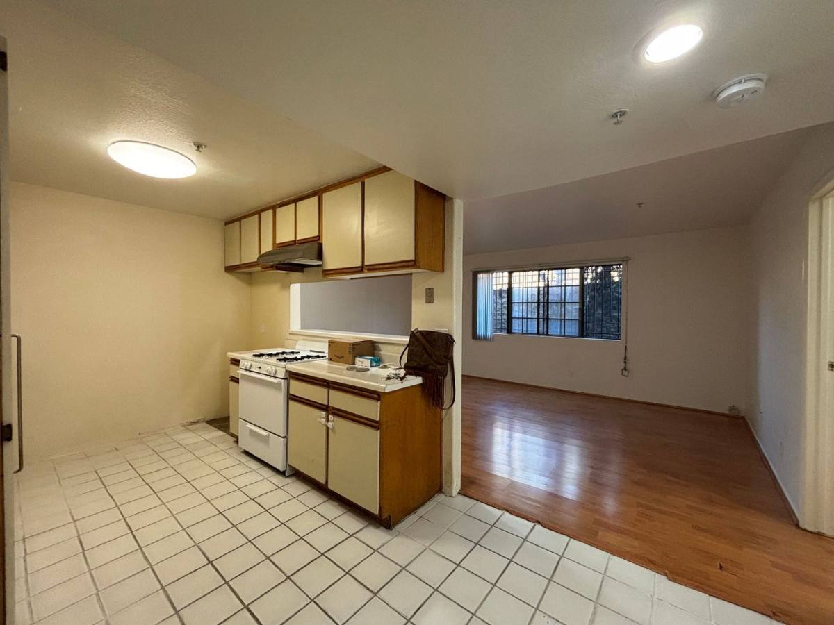 Apartment for rent at 314 Lincoln Ave, Glendale, CA 91205