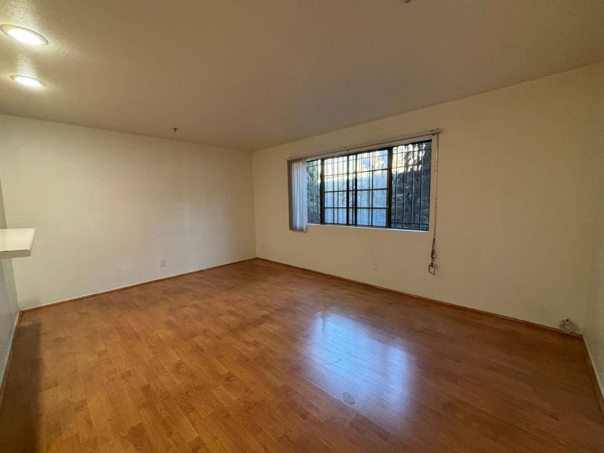 Apartment for rent at 314 Lincoln Ave, Glendale, CA 91205