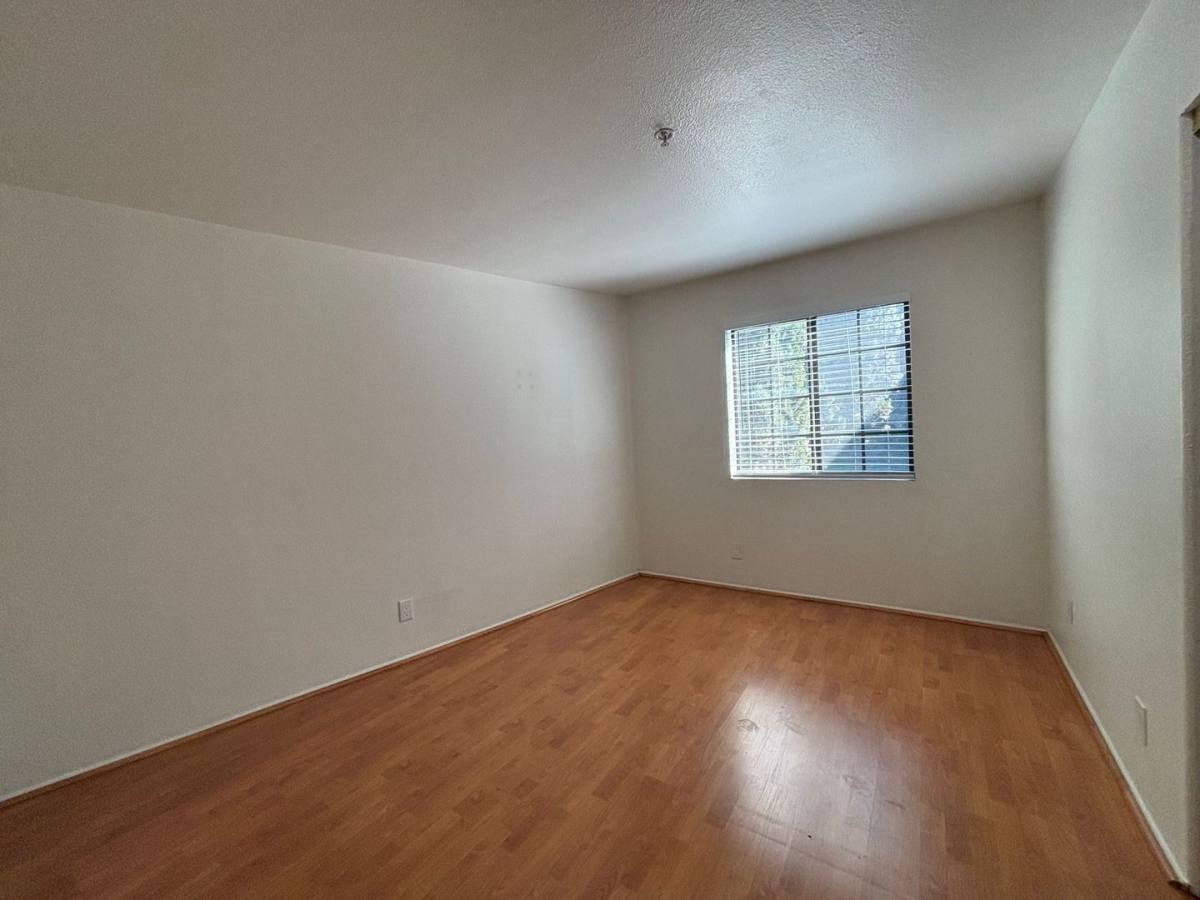 Apartment for rent at 314 Lincoln Ave, Glendale, CA 91205