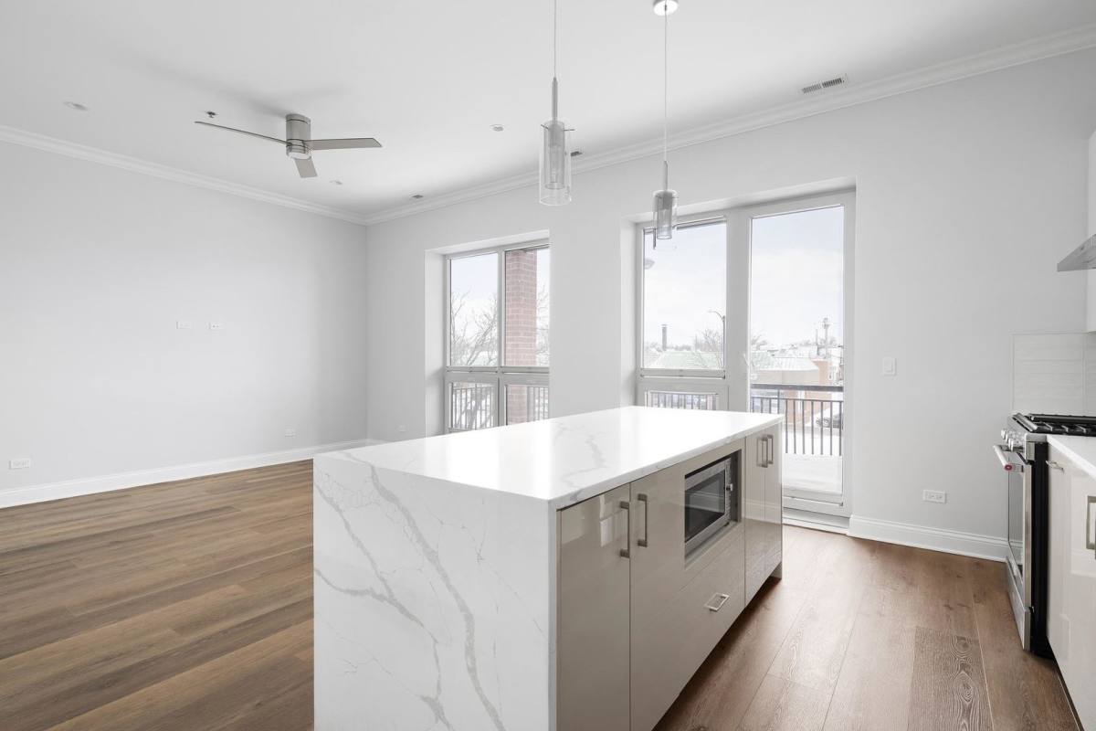 Apartment for rent at 6555 W N Ave, Oak Park, IL 60302
