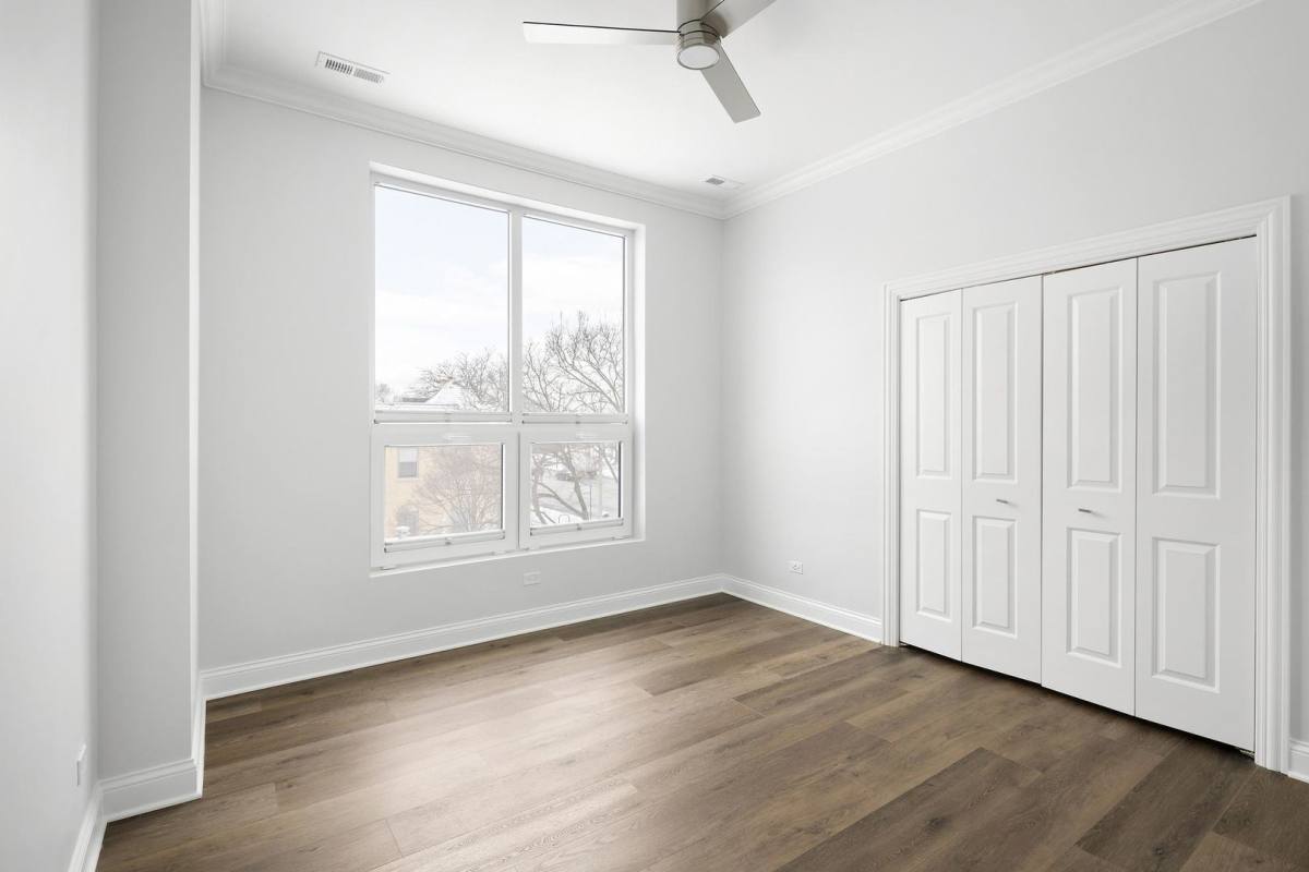 Apartment for rent at 6555 W N Ave, Oak Park, IL 60302