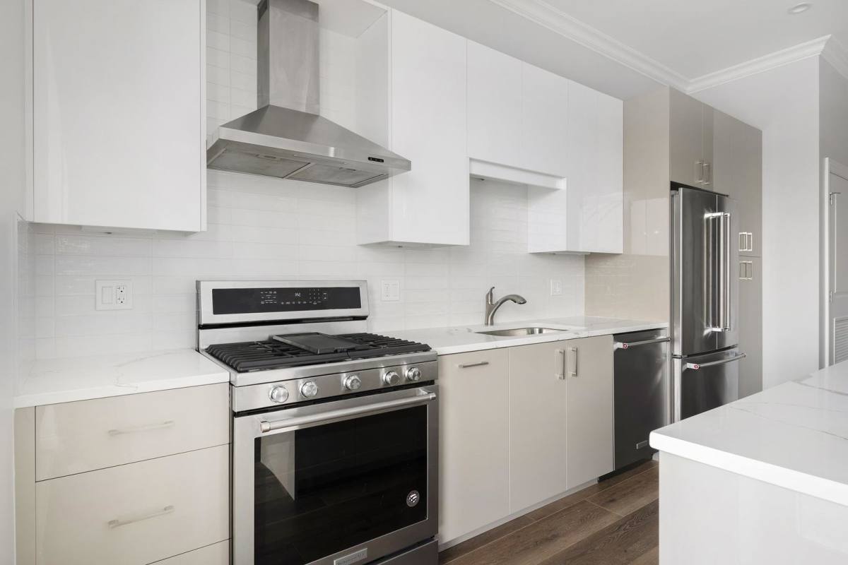 Apartment for rent at 6555 W N Ave, Oak Park, IL 60302