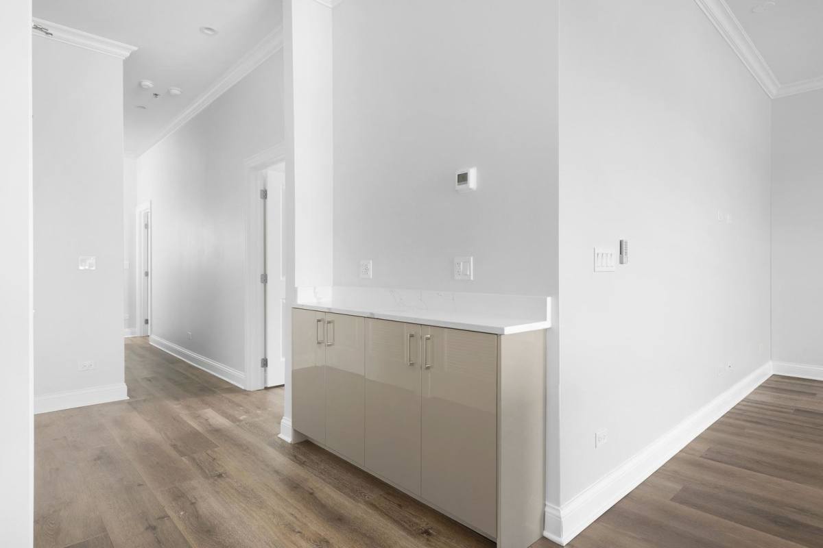 Apartment for rent at 6555 W N Ave, Oak Park, IL 60302