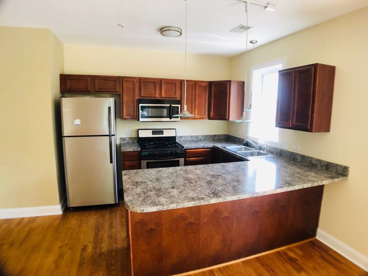 Apartment for rent at 15524 S Cicero Ave, Oak Forest, IL 60452