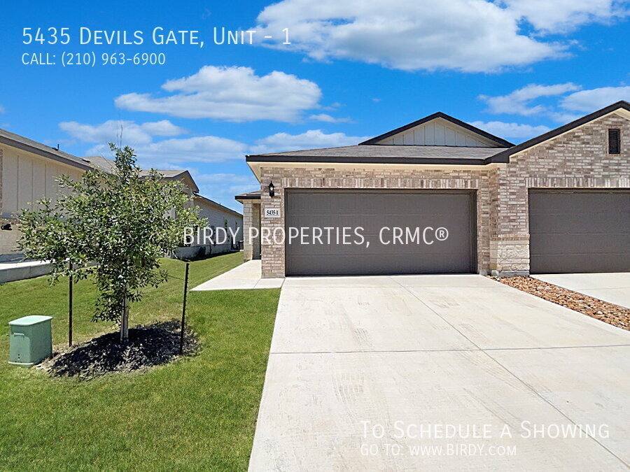 Apartment for rent at 5435 Devils Gate #1, Converse, TX 78109