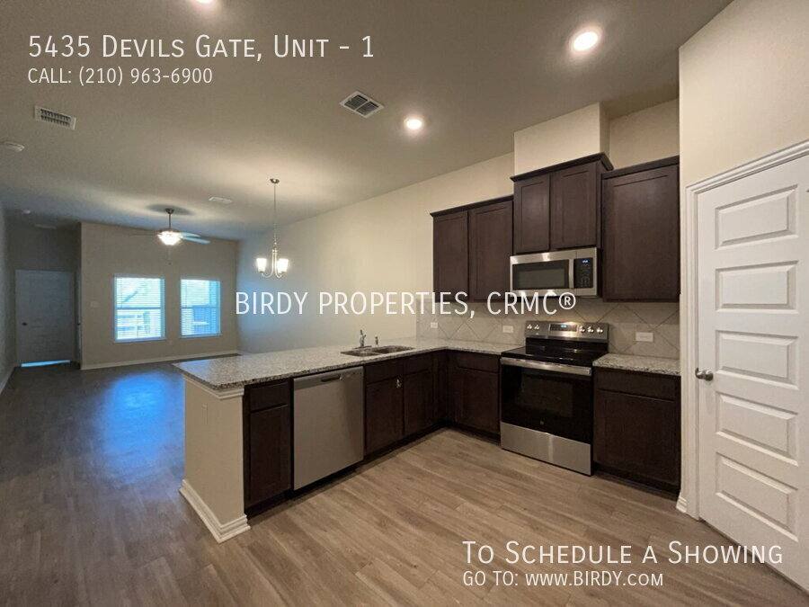 Apartment for rent at 5435 Devils Gate #1, Converse, TX 78109