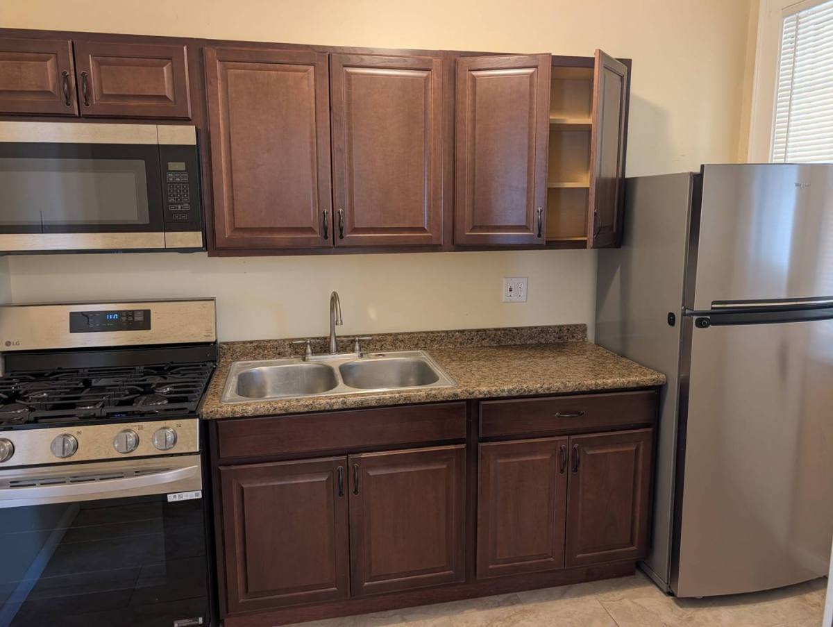 Apartment for rent at 1319-21 12th St, Rockford, IL 61104