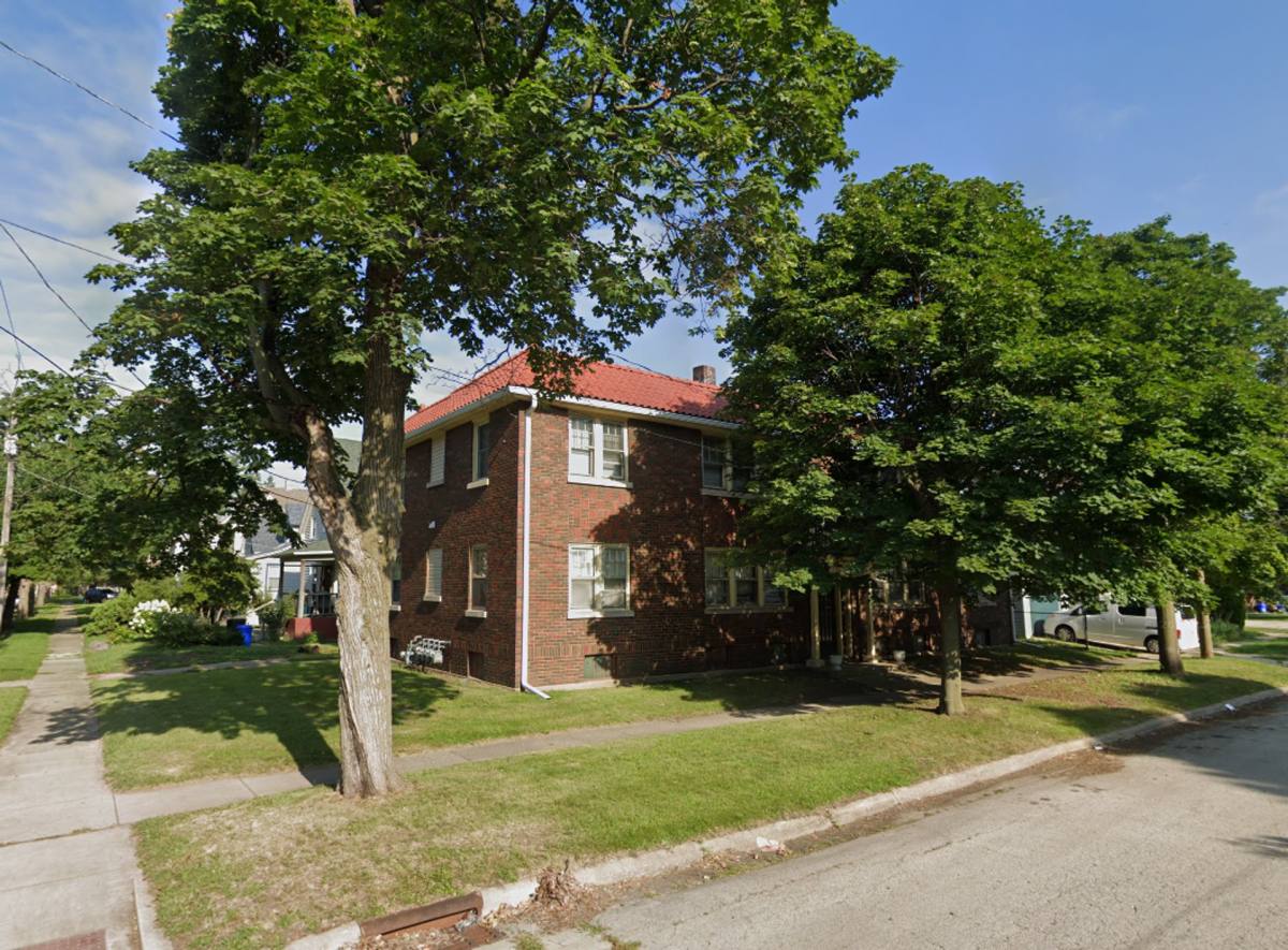 Apartment for rent at 1319-21 12th St, Rockford, IL 61104