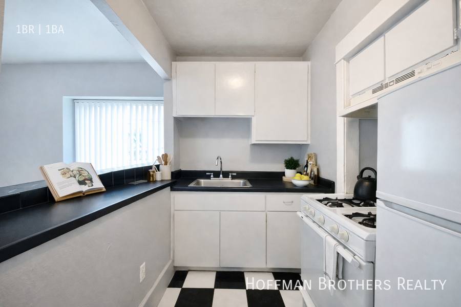 Apartment for rent at 1128 Raymond Ave #1, Long Beach, CA 90804