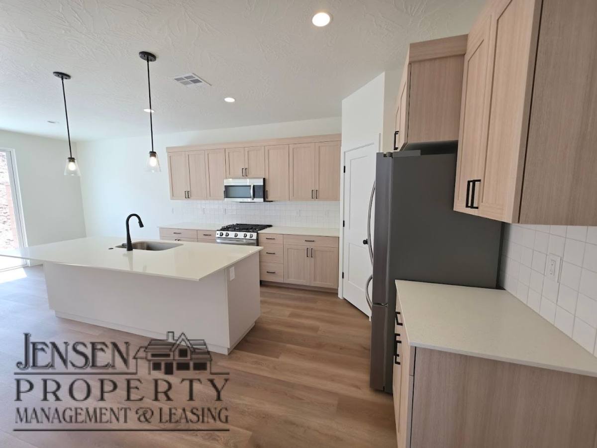 House for rent at 6115 S Cygnus Dr, Saint George, UT 84790