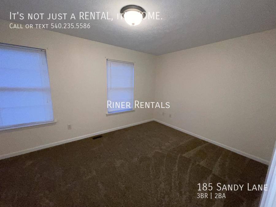 Townhouse for rent at 185 Sandy Lane, Broadway, VA 22815