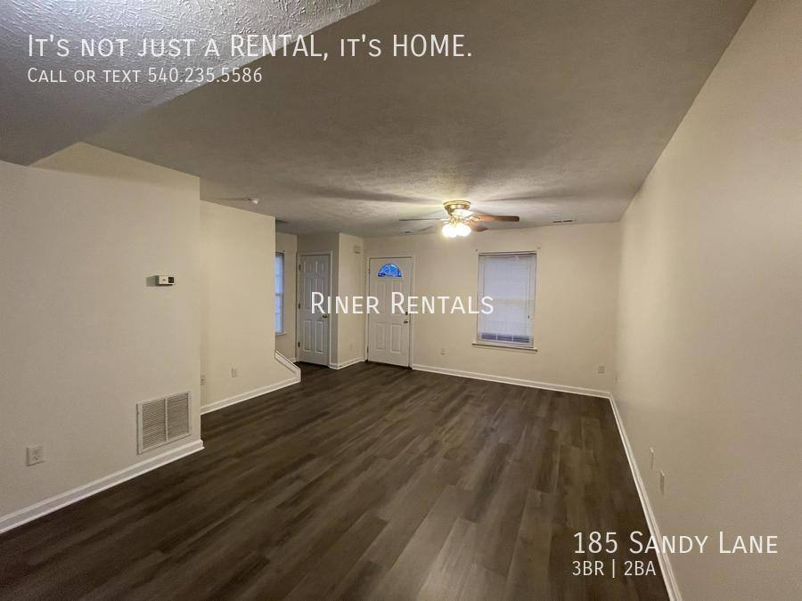Townhouse for rent at 185 Sandy Lane, Broadway, VA 22815