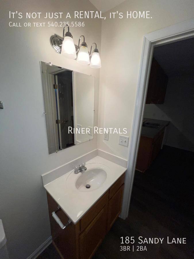 Townhouse for rent at 185 Sandy Lane, Broadway, VA 22815