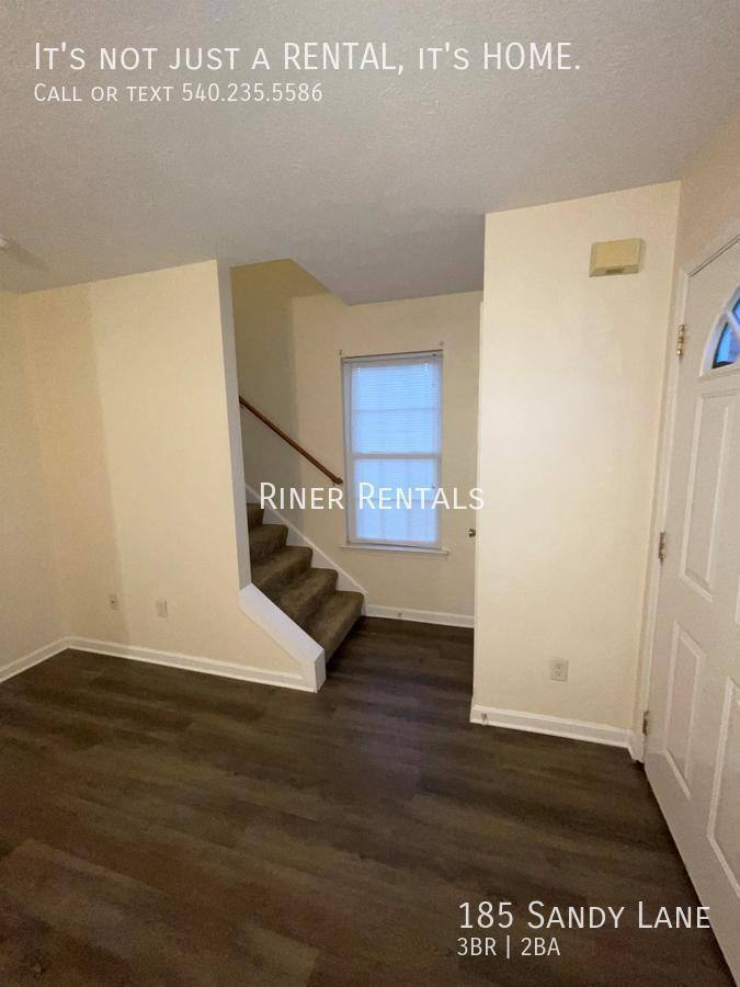 Townhouse for rent at 185 Sandy Lane, Broadway, VA 22815