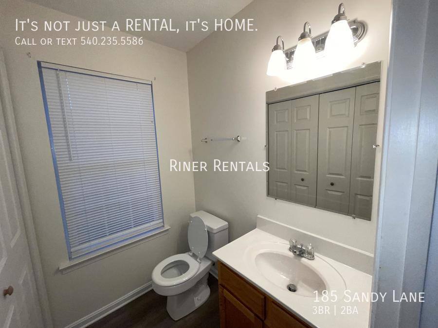 Townhouse for rent at 185 Sandy Lane, Broadway, VA 22815