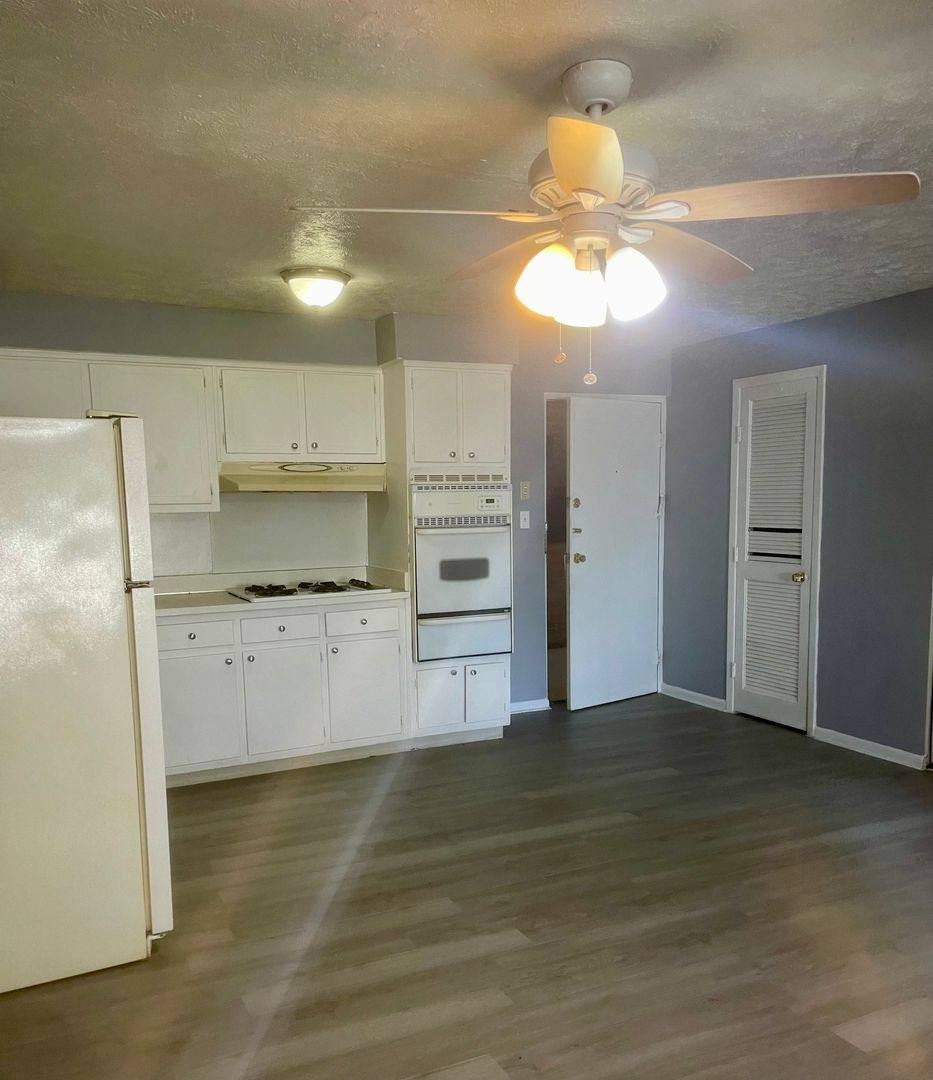 Apartment for rent at 27800 Euclid Ave, Euclid, OH 44132