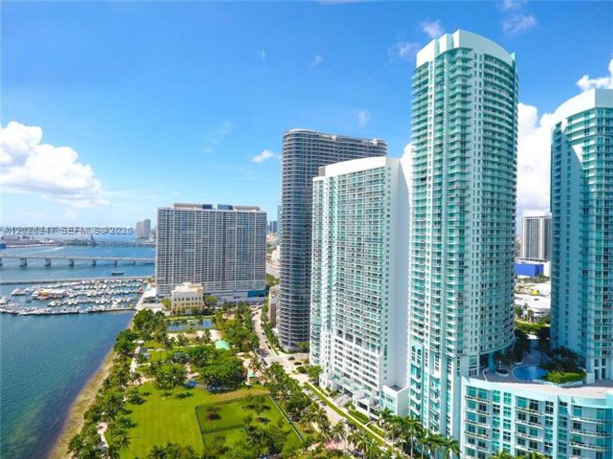 Apartment for rent at 1800 N Bayshore Dr, Miami, FL 33132